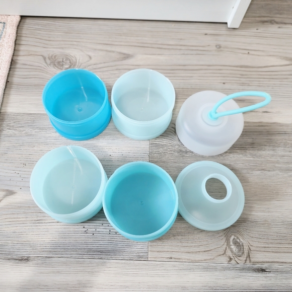 Amazon Aqua Blue Stackable Formula Dispenser & Snack Container - Picture 4 of 4